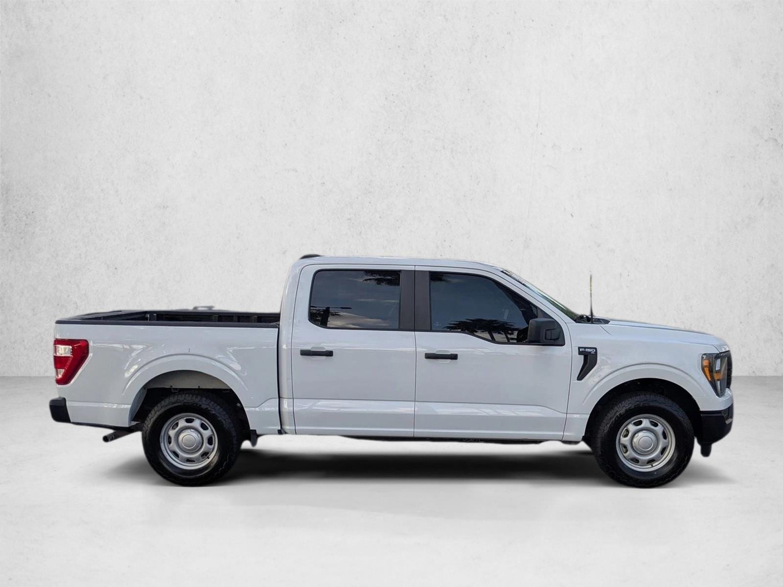 2023 Ford F-150 XL - Photo 4