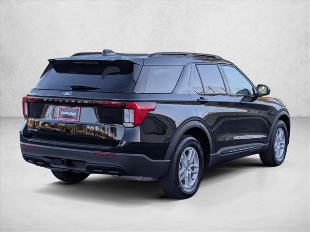 2026 Ford Explorer photo 2