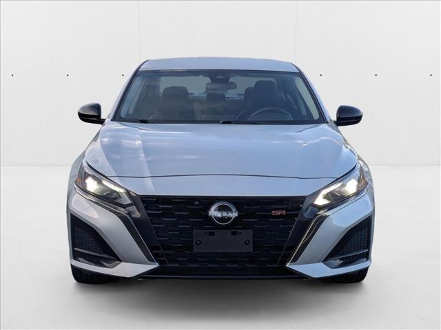 2024 Nissan Altima 2.5 SR photo 2