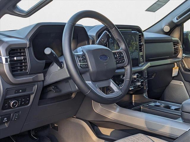 2025 Ford F-150 XLT photo 2
