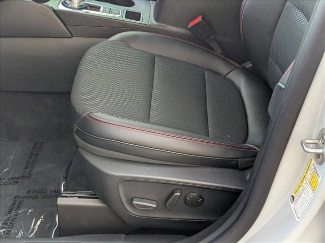 2026 Ford Escape ST-Line photo 4