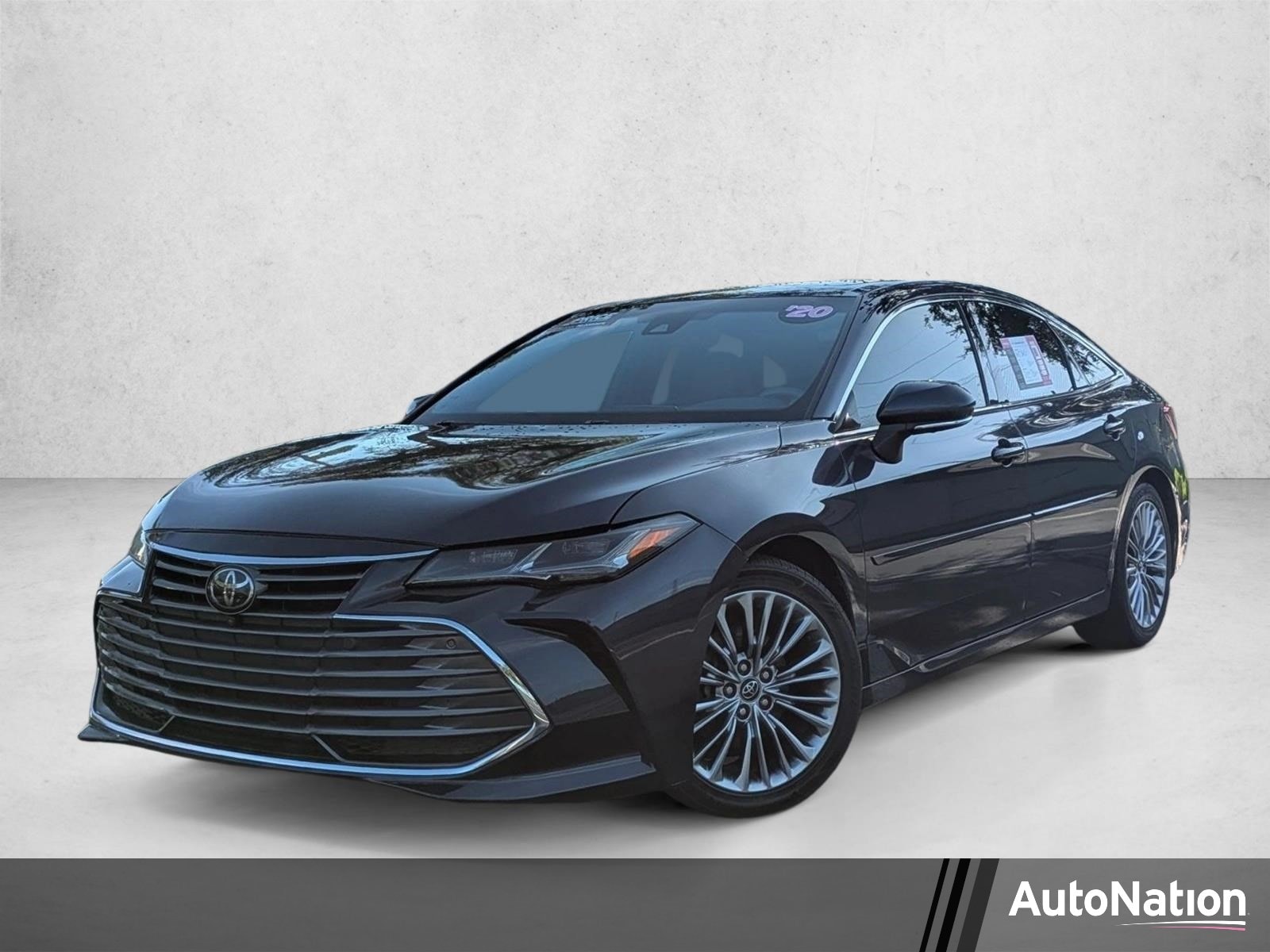 2020 Toyota Avalon Limited's photo