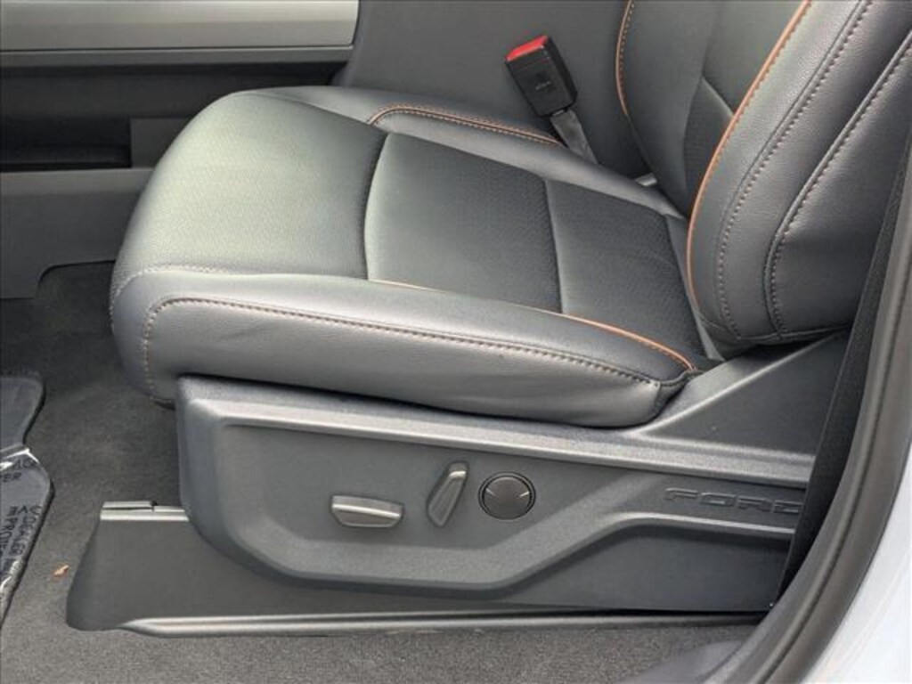 New 2026 Ford F-350 LARIAT Truck Crew Cab