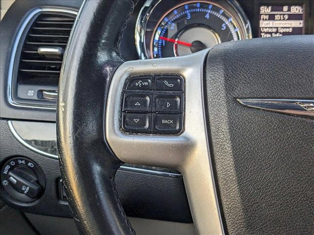 2015 Chrysler Town & Country Touring photo 4