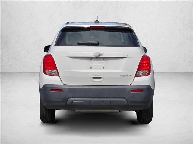 2015 Chevrolet Trax LS photo 2
