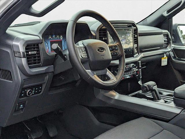 2025 Ford F-150 XLT photo 3