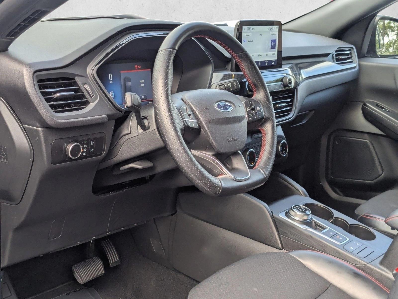 2025 Ford Escape ST-Line - Photo 10