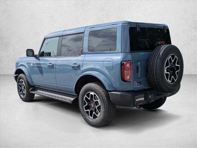 2025 Ford Bronco Outer Banks photo 2