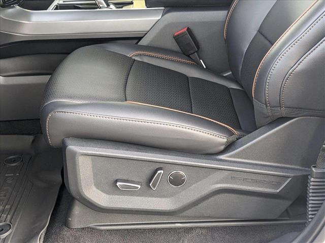 2025 Ford F-150 Lariat photo 4
