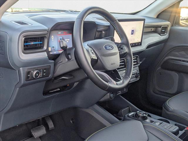 2025 Ford Maverick photo 2