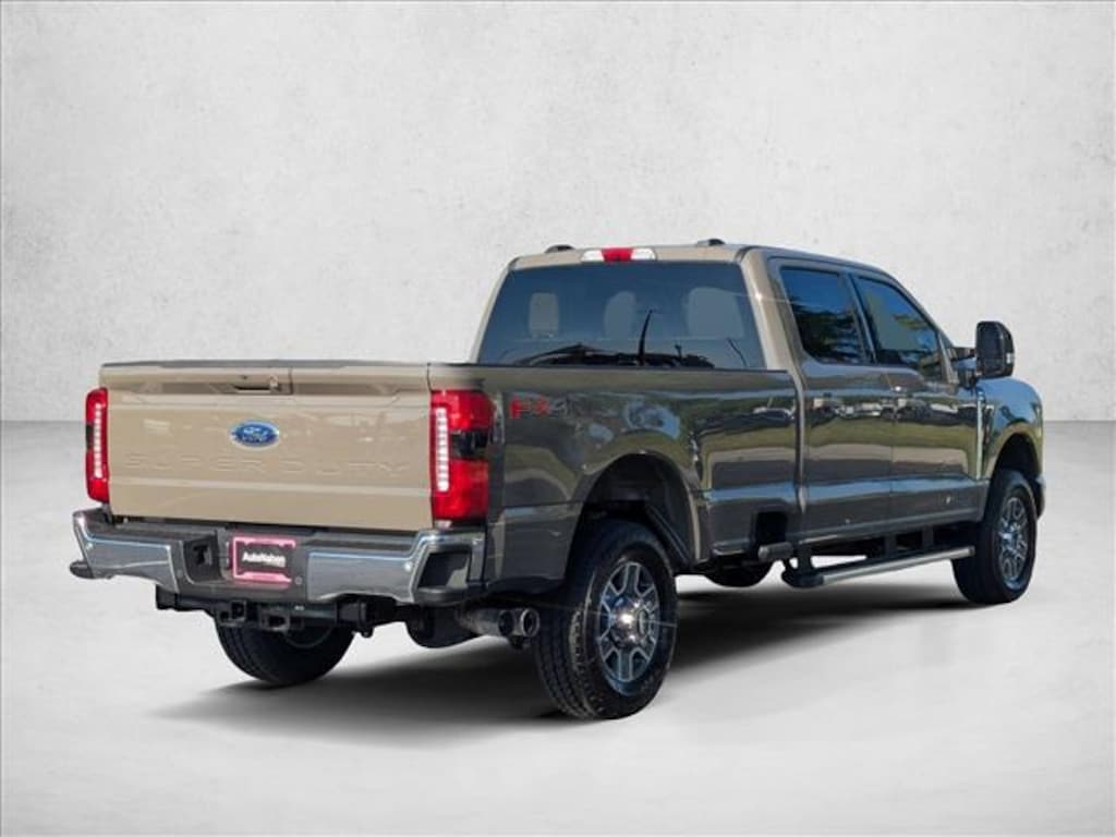 New 2026 Ford F-350 LARIAT Truck Crew Cab