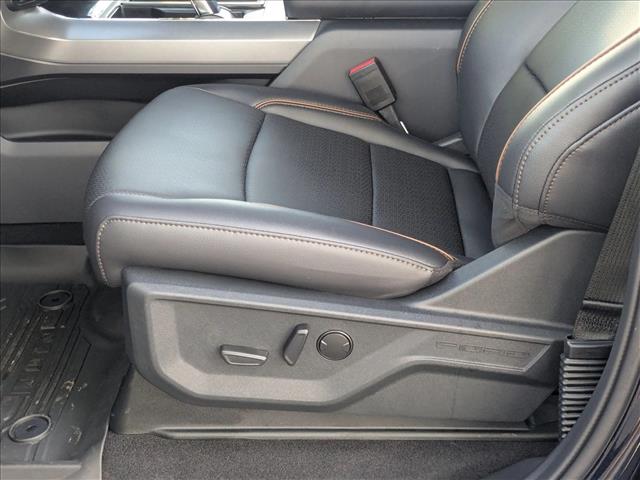 2025 Ford F-150 Lariat photo 3