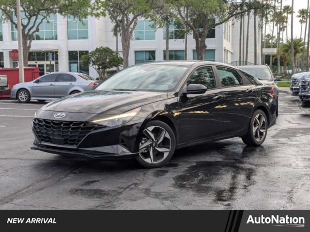 Used 2023 Hyundai Elantra SEL Sedan