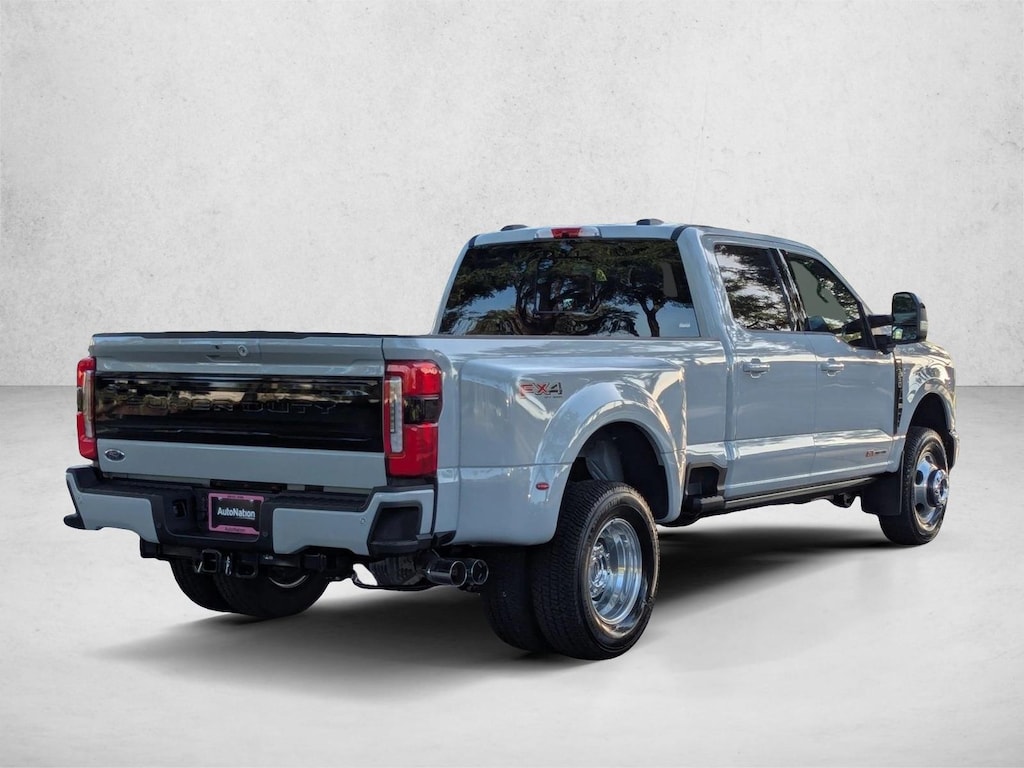 New 2026 Ford F-350 Platinum Truck Crew Cab