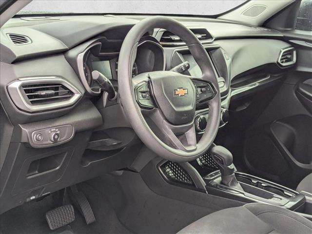 2023 Chevrolet Trailblazer LS photo 2