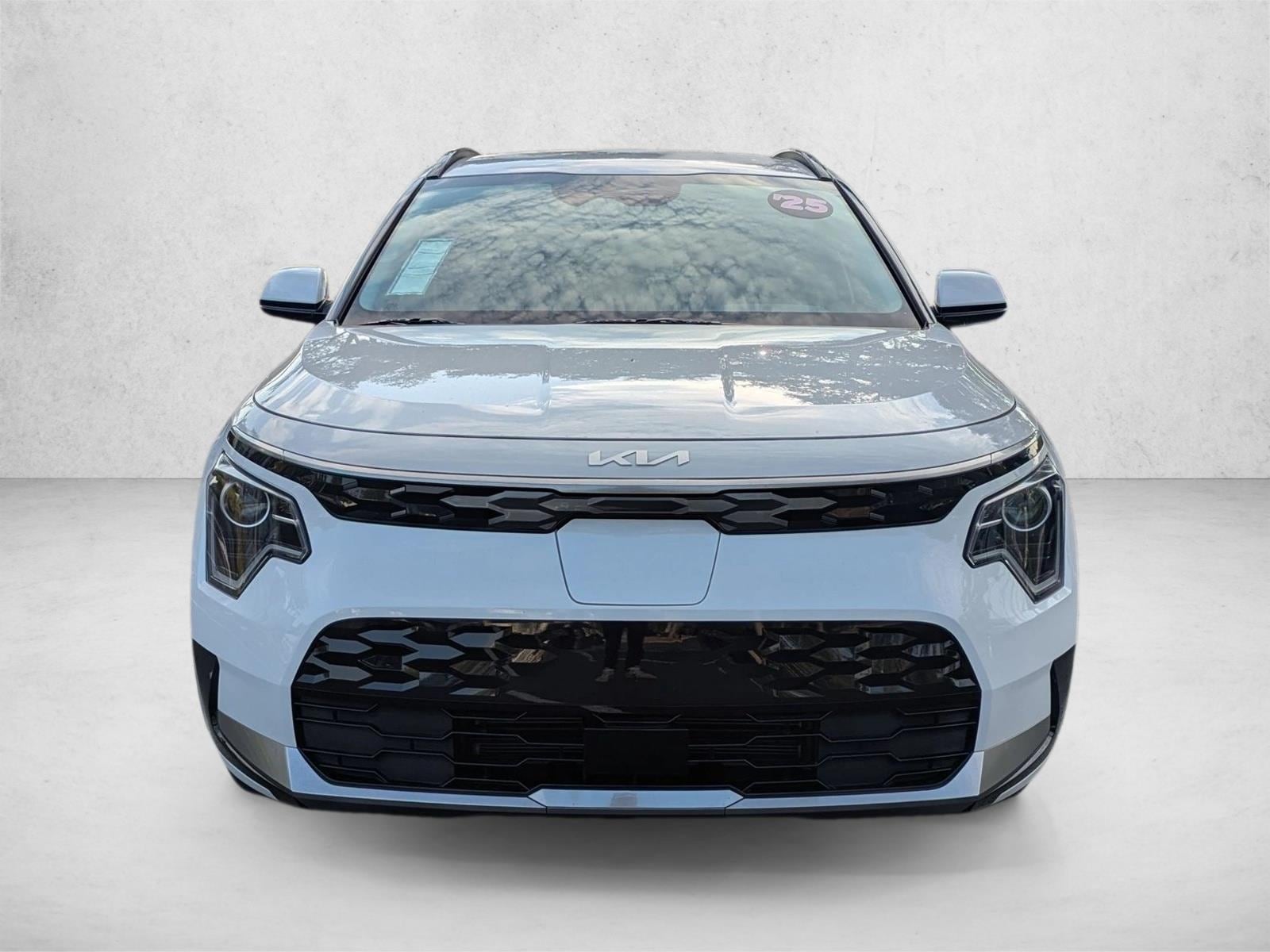 Used 2025 Kia Niro Wind with VIN KNDCR3L12S5140551 for sale in Sanford, FL
