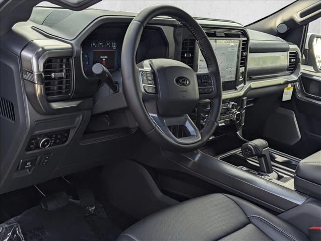 2025 Ford F-150 Lariat photo 3