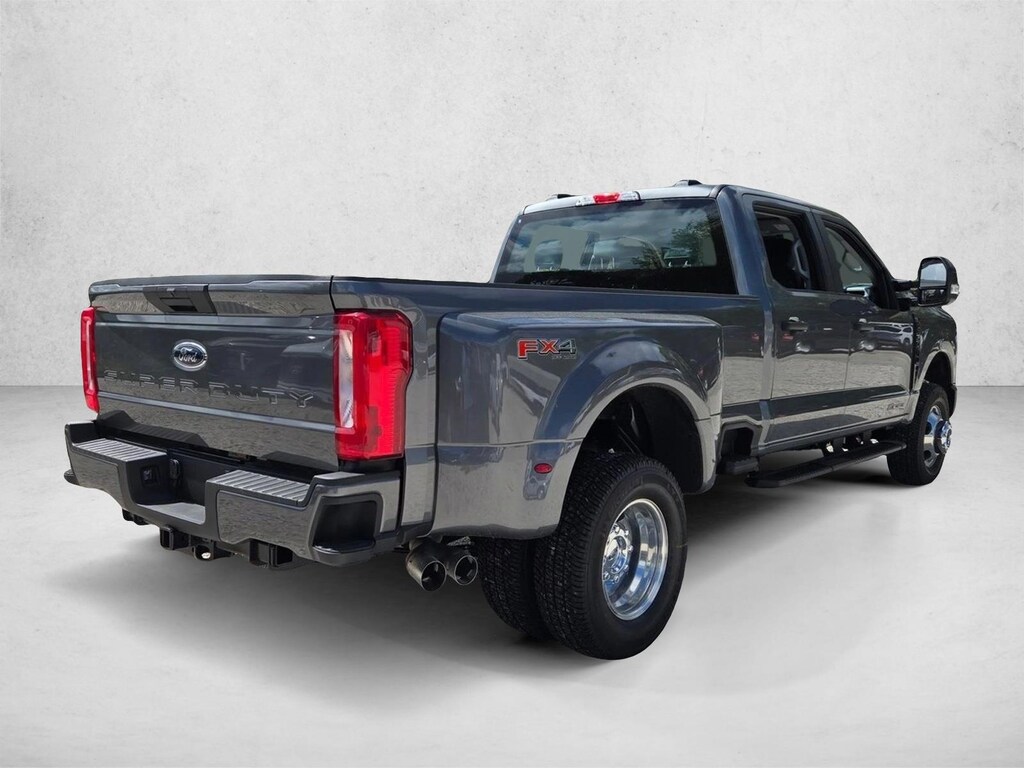New 2026 Ford F-350 XL Truck Crew Cab