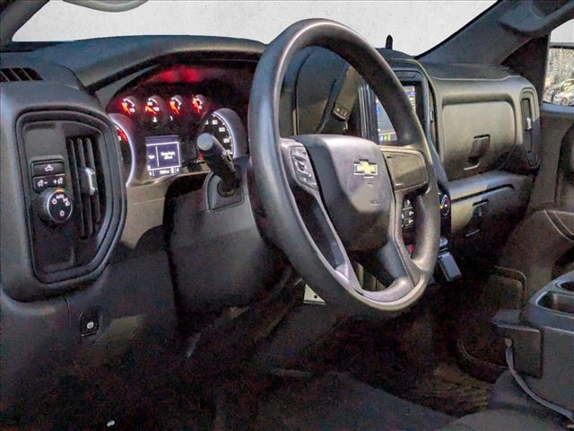 2021 Chevrolet Silverado 1500 Custom photo 2
