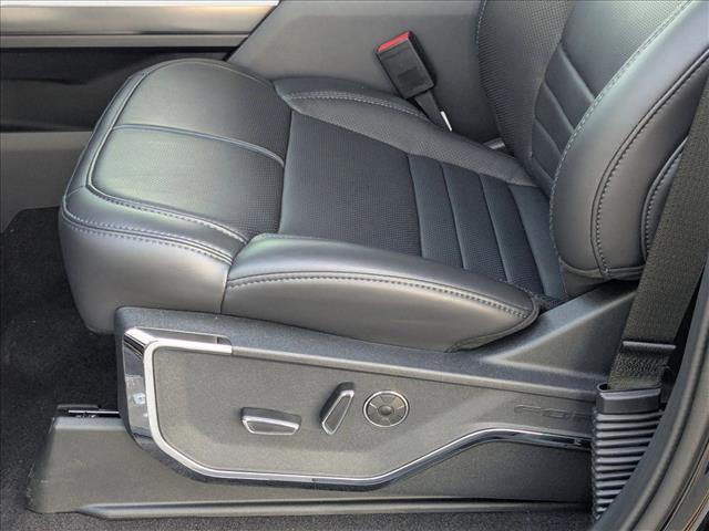 2025 Ford F-150 Platinum photo 4