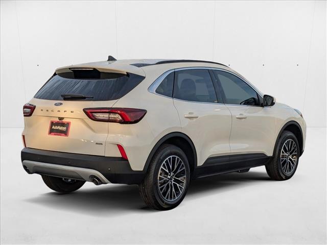 2025 Ford Escape photo 2