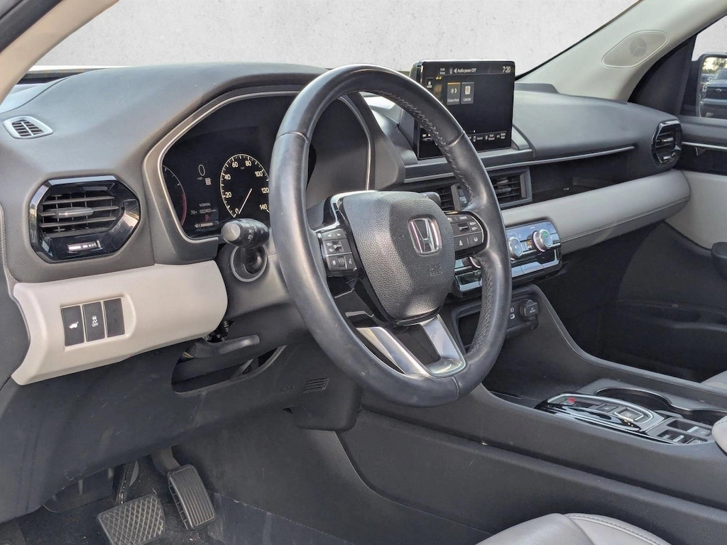 Used 2023 Honda Pilot EX-L 8 Passenger SUV