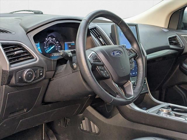 2024 Ford Edge SEL photo 2