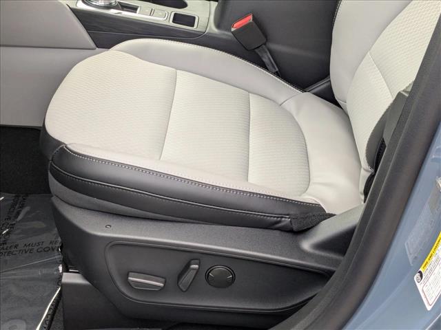 2025 Ford Escape photo 4