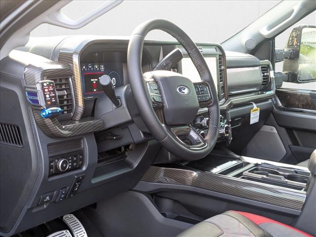 2025 Ford F-250 Lariat photo 3