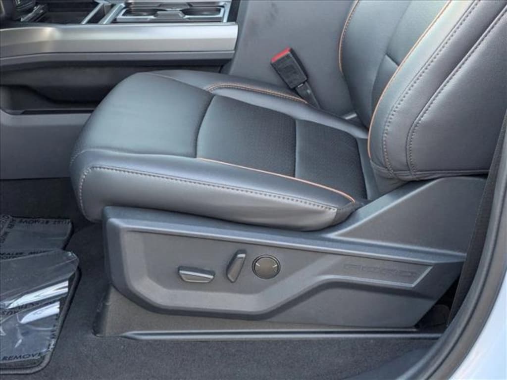 New 2026 Ford F-250 LARIAT Truck Crew Cab