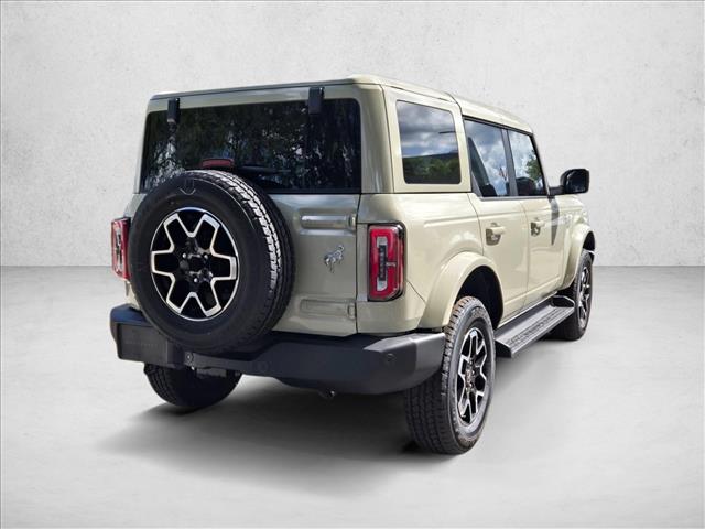 2025 Ford Bronco Outer Banks photo 2