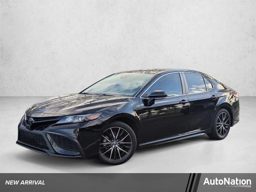 Used 2024 Toyota Camry SE Sedan