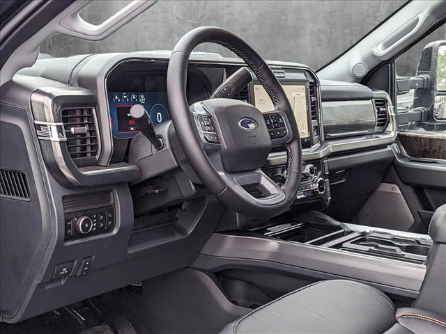 2025 Ford F-250 Lariat photo 3