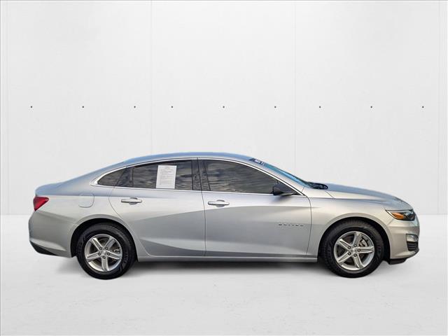 2020 Chevrolet Malibu LS photo 4