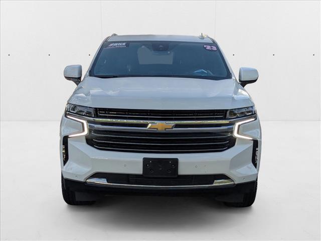 2023 Chevrolet Suburban LT photo 2