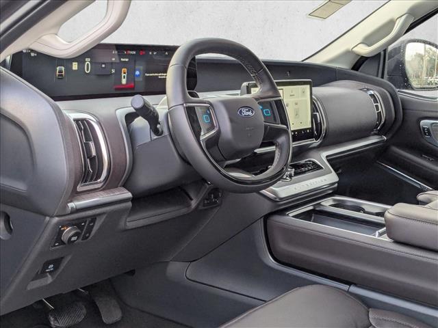 2025 Ford Expedition Platinum photo 3