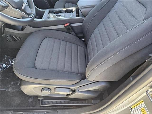 2024 Ford Edge SE photo 4