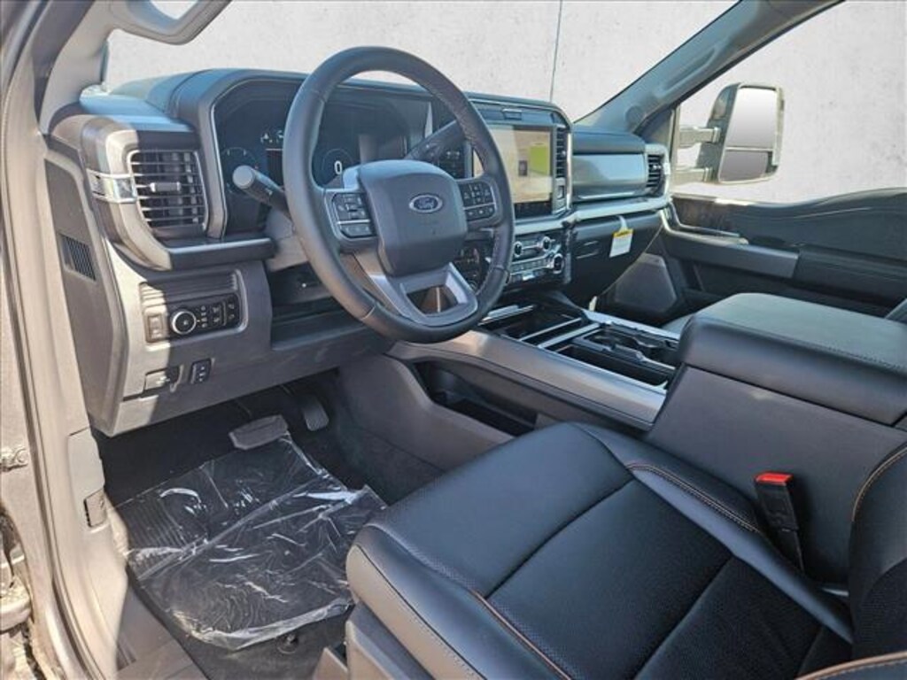 New 2025 Ford F-250 LARIAT Truck Crew Cab