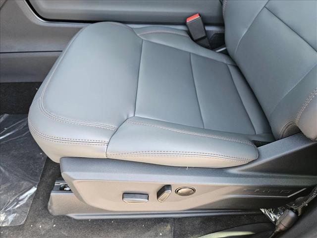 2025 Ford Expedition photo 4