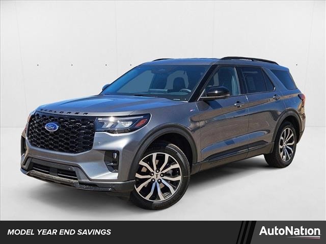 2025 Ford Explorer ST-LINE's photo