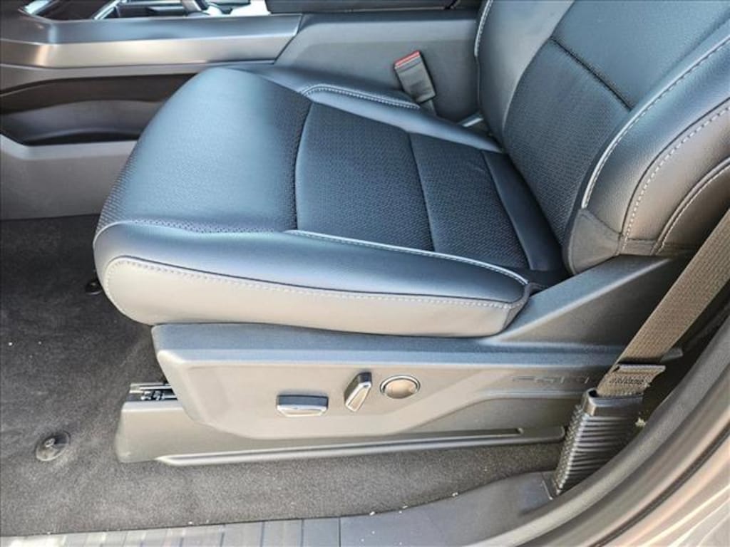 New 2025 Ford F-150 LARIAT Truck SuperCrew Cab