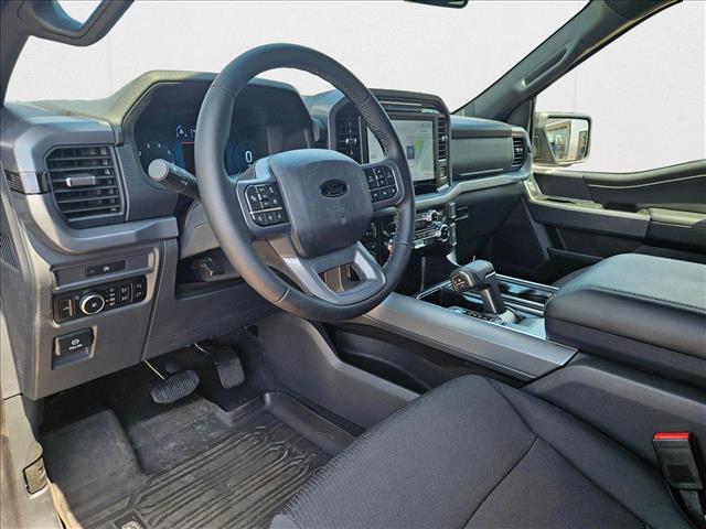 2025 Ford F-150 XLT photo 3