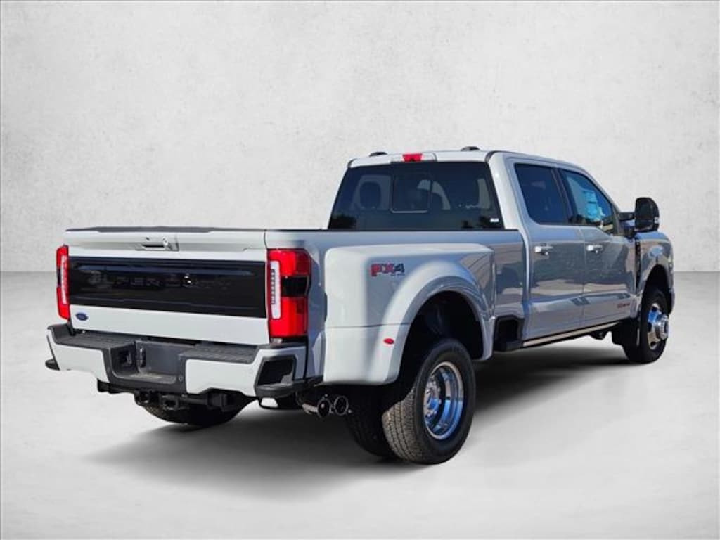 New 2026 Ford F-350 Platinum Truck Crew Cab