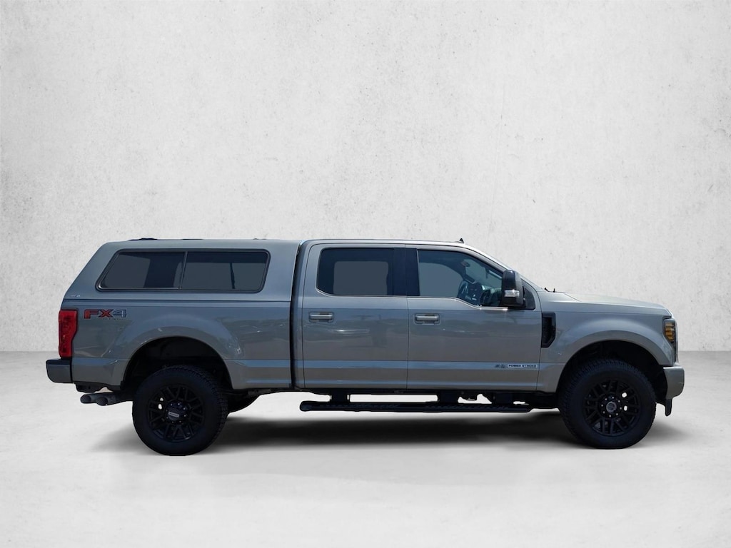Used 2019 Ford F-250 LARIAT Truck Crew Cab
