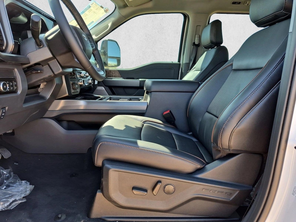New 2026 Ford F-250 LARIAT Truck Crew Cab