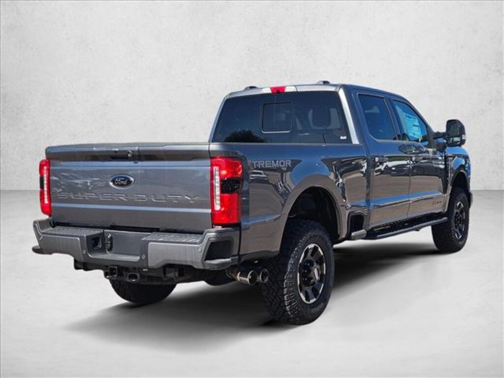 New 2025 Ford F-250 LARIAT Truck Crew Cab