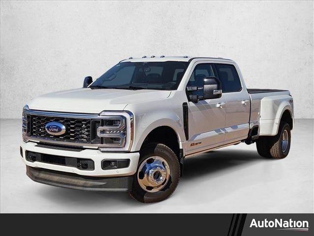 2026 Ford F-350 Super Duty Platinum's photo