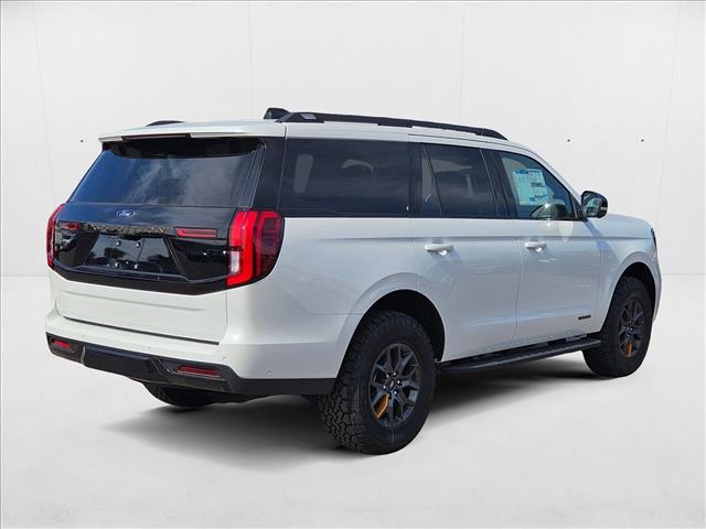 2025 Ford Expedition photo 2