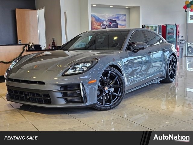 2025 Porsche Panamera Base's photo