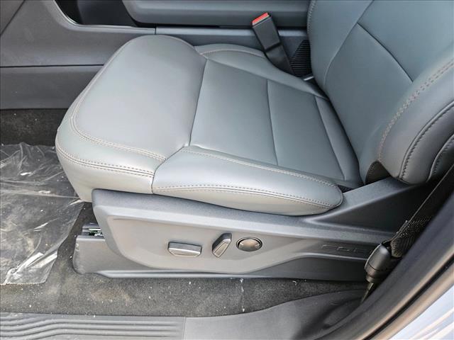 2025 Ford Expedition MAX photo 4